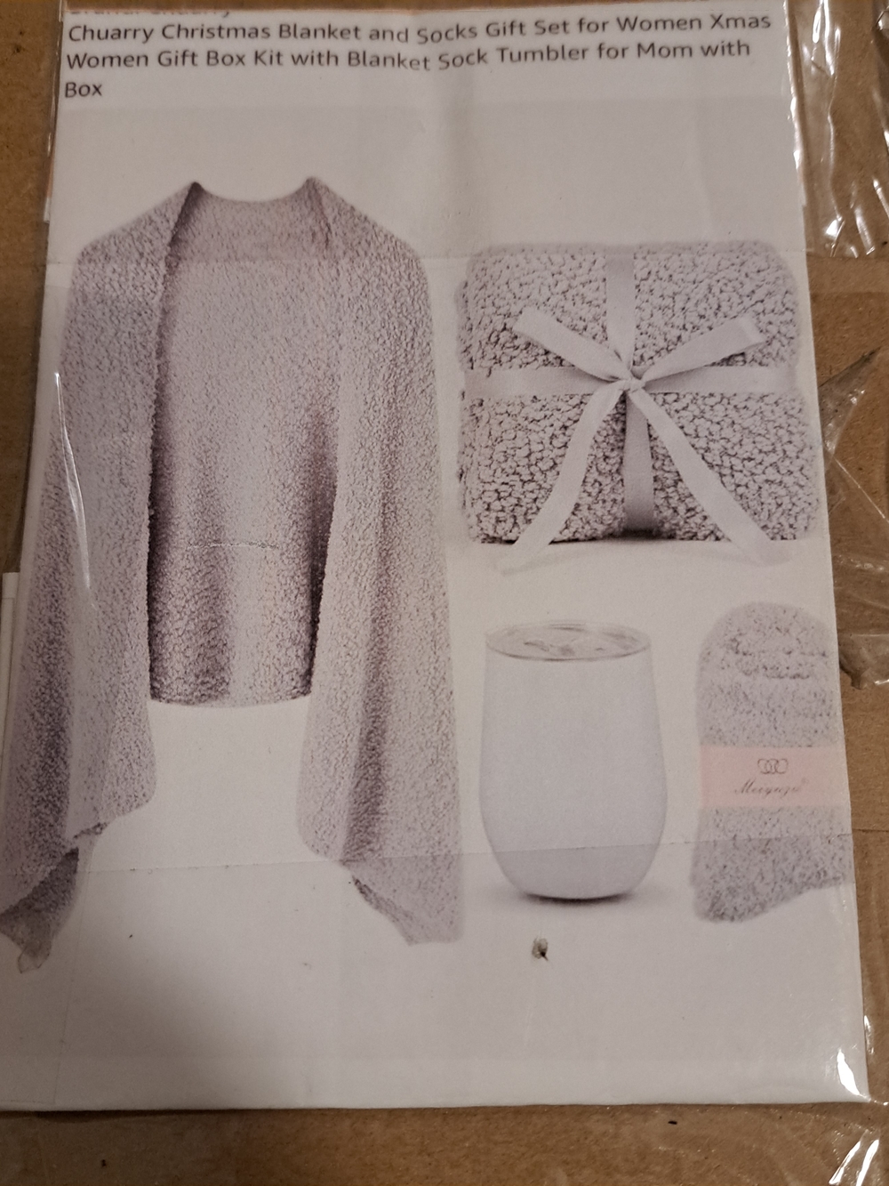 Cozy Sherpa Blanket & Socks‎ Gift Set - Light Gray